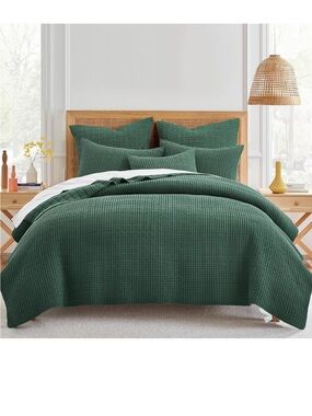 Levtex Home Mills Waffle Full/Queen
Quilt Set (88x92in) with 2 Pillow Shams